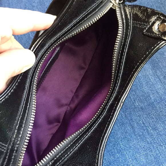 Coach NWOT mini Maggie style handbag. Black patent - Picture 5 of 6